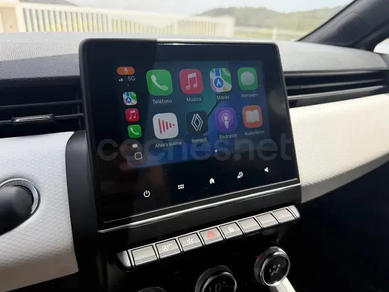 Usado Renault Clio V Techno 90 CV (66 kW) 2023 Gris / plata Berlina