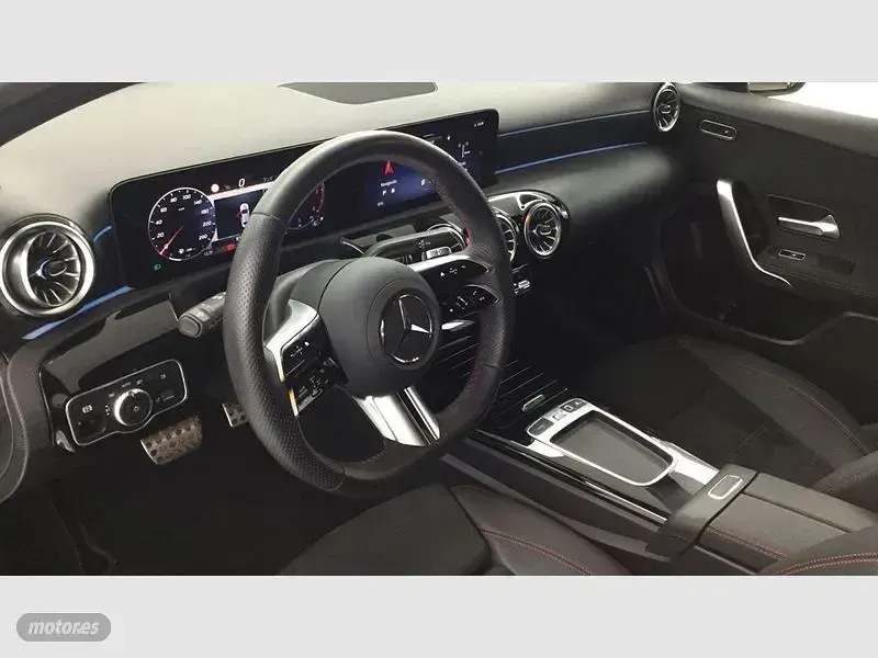 Usado Mercedes A250 218 CV (160 kW) 2025 Gris Berlina