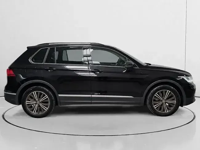 Usado VW Tiguan Life 150 CV (110 kW) 2022 Negro SUV