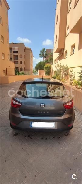 Usado Seat Ibiza SC CONNECT 90 CV (66 kW) 2016 Gris / plata Utilitario