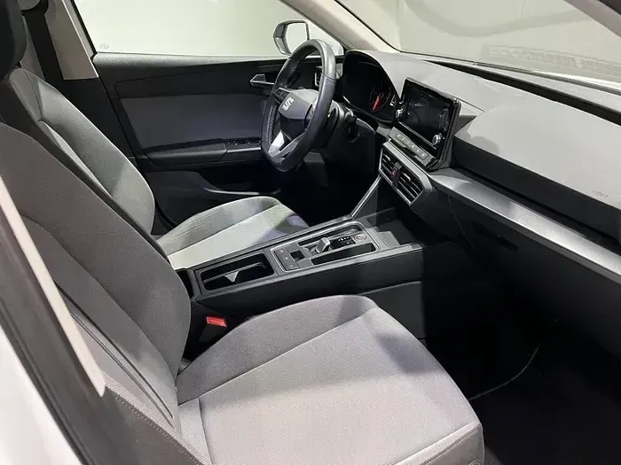 Usado Seat Leon Style 150 CV (110 kW) 2024 Blanco