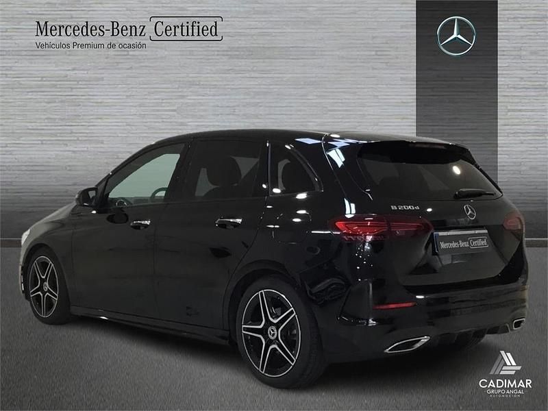 Usado Mercedes B200 AMG line 150 CV (110 kW) 2023 Negro Monovolumen