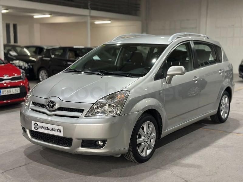 Usado Toyota Corolla Verso Sol 129 CV (94 kW) 2006 Gris / plata Monovolumen