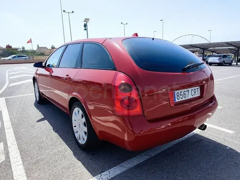 Usado Nissan Primera Tekna 140 CV (102 kW) 2004 Rojo Familiar