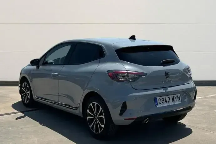 Usado Renault Clio Techno 90 CV (66 kW) 2025 Utilitario