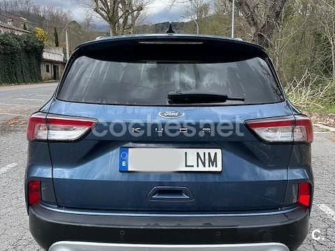 Usado Ford Kuga Titanium 120 CV (88 kW) 2021 Gris / plata SUV