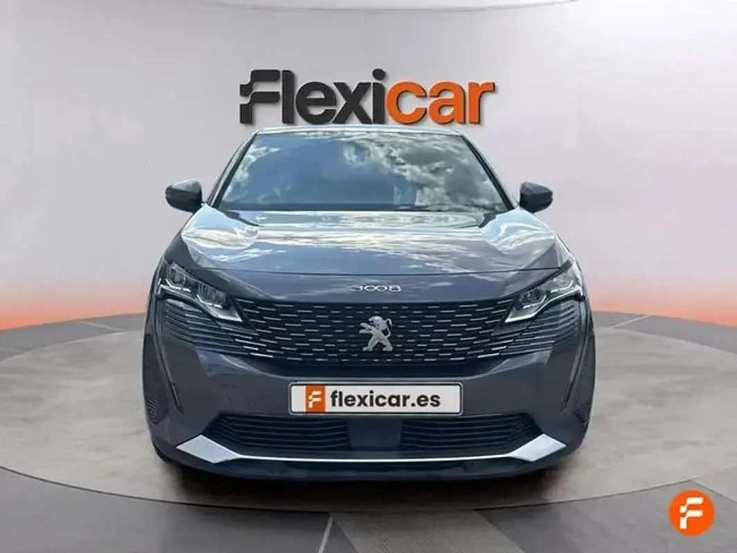 Usado Peugeot 3008 Allure 131 CV (96 kW) 2021 Gris SUV