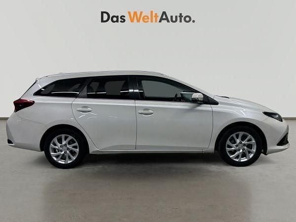 Usado Toyota Auris Active 116 CV (85 kW) 2017 Blanco Familiar