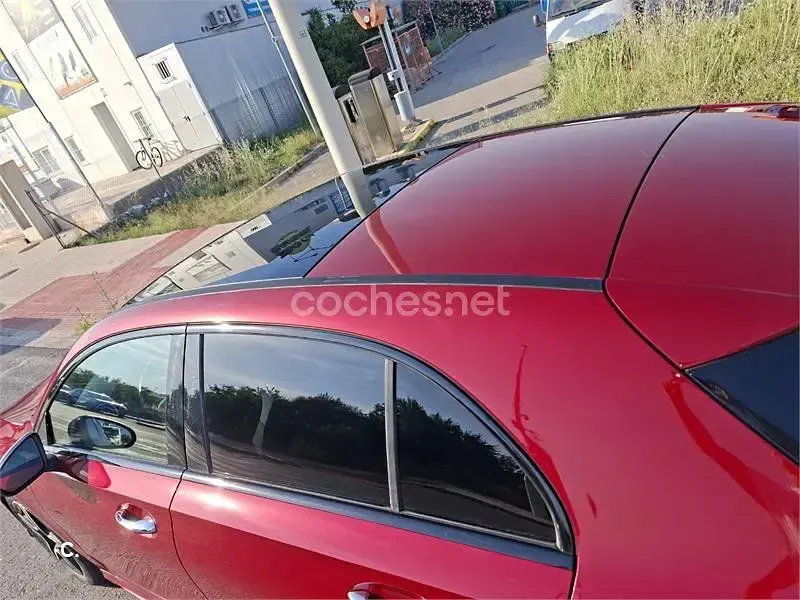 Usado Mercedes A250 218 CV (160 kW) 2021 Granate Berlina