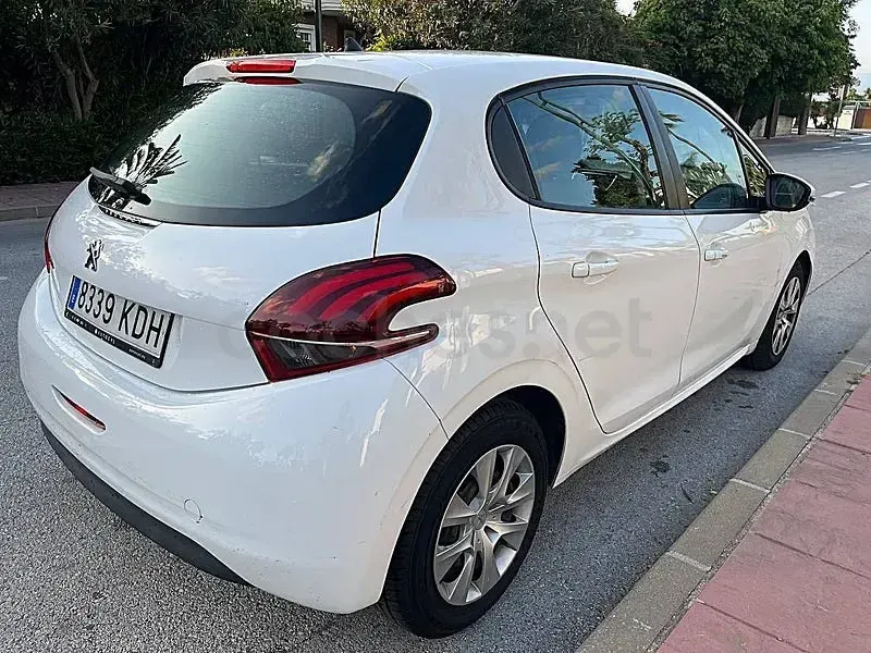 Usado Peugeot 208 Business-Line 75 CV (55 kW) 2017 Blanco Utilitario