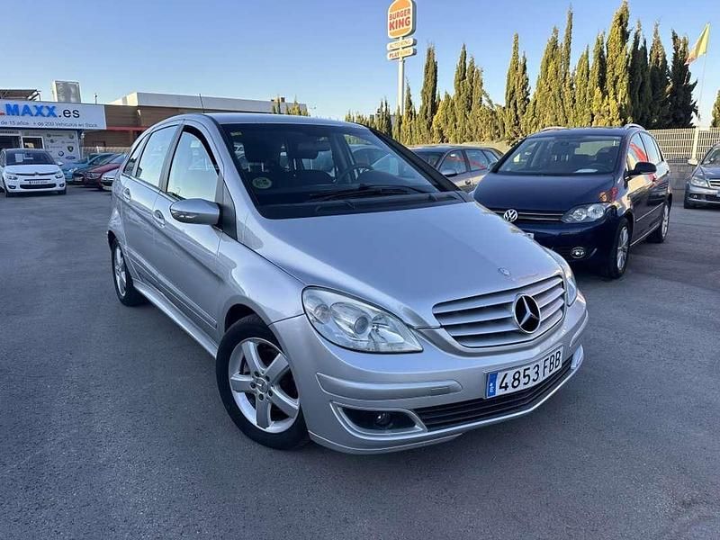 Plateado Usado 2006 Mercedes B180 Monovolumen | 6900 € (Precio justo) - Imagen 1/4