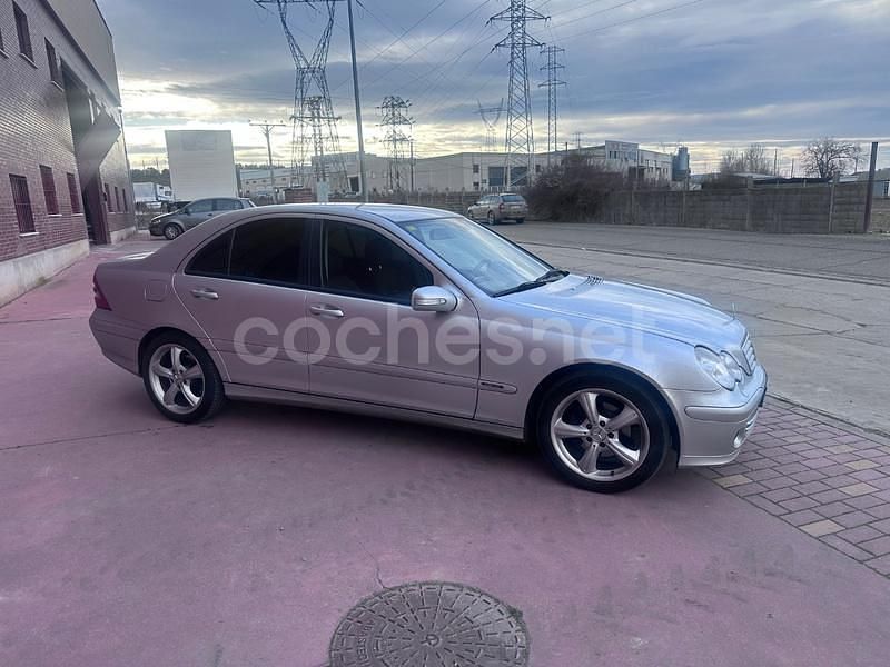 Usado Mercedes C220 Sport Edition 150 CV (110 kW) 2006 Gris / plata Berlina