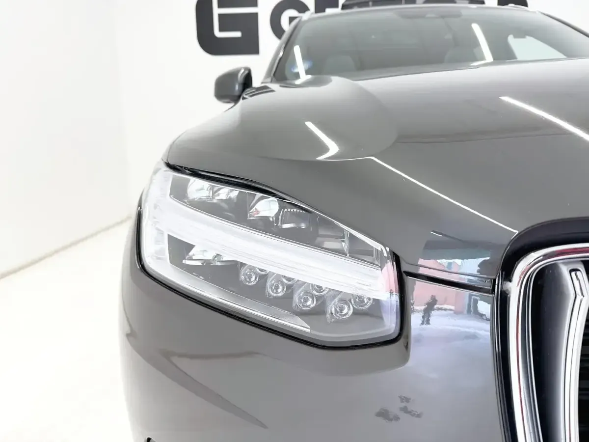 Usado Volvo XC90 Core 455 CV (334 kW) 2022 SUV