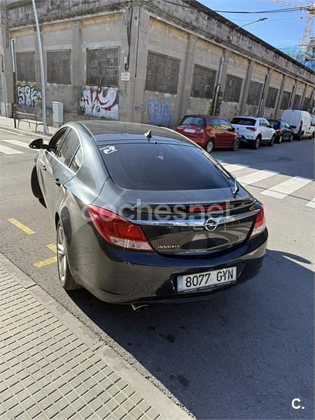 Usado Opel Insignia Edition 130 CV (95 kW) 2010 Negro Berlina