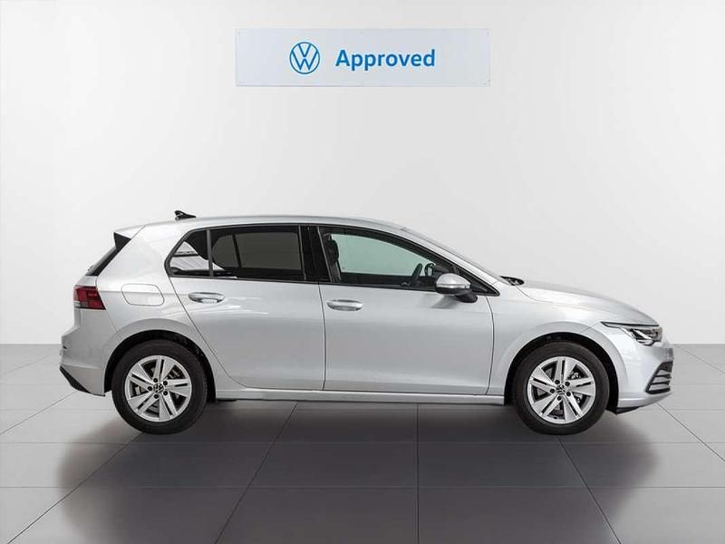 Usado VW Golf VIII Life 110 CV (80 kW) 2024 Plateado Utilitario