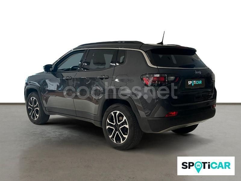 Usado Jeep Compass Limited 190 CV (139 kW) 2022 Gris / plata SUV