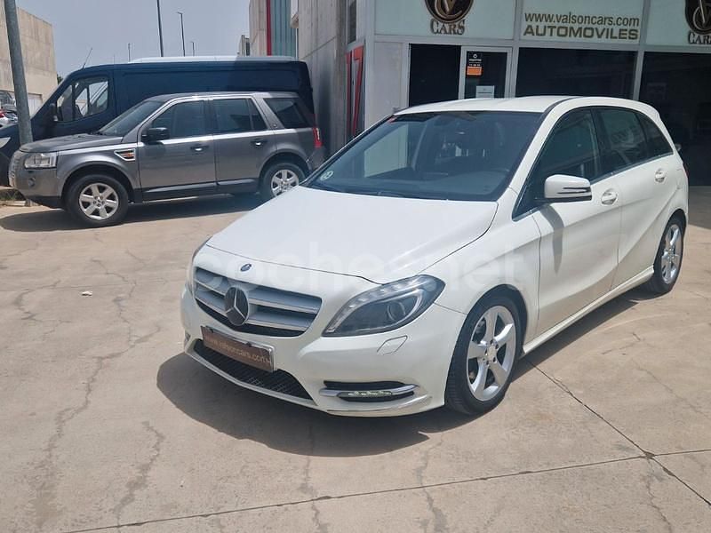 Blanco Usado 2013 Mercedes B180 Monovolumen | 11.995 € (Caro) - Imagen 1/4