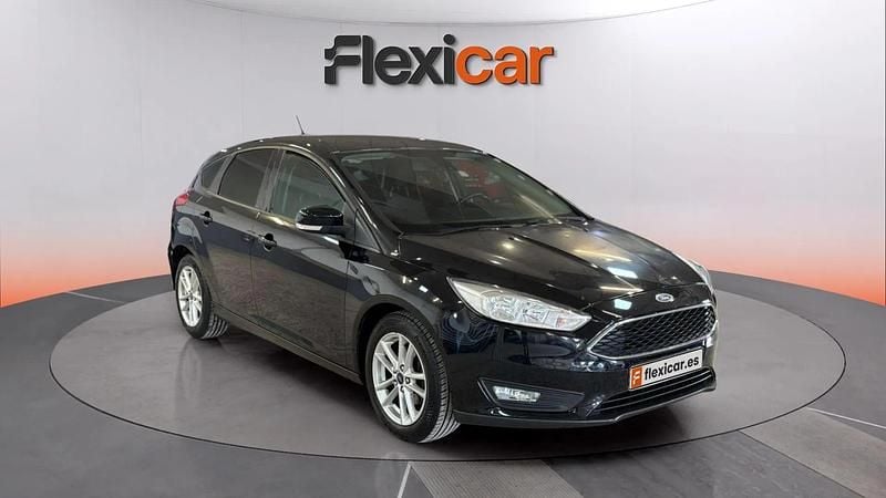 Używany Ford Focus Trend 105 KM (77 kW) 2018 Czarny Sedan/Limuzyna