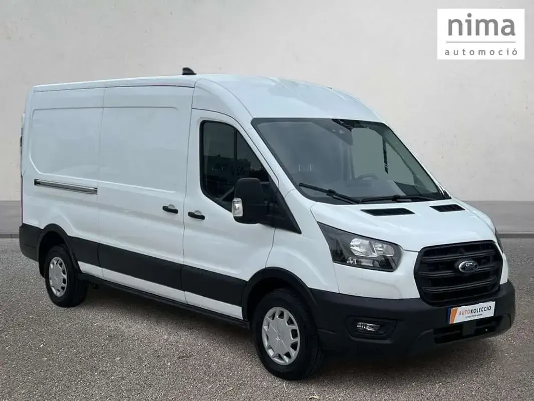 Käytetty Ford Transit Trend 170 HP (125 kW) 2023 Valkoinen Van