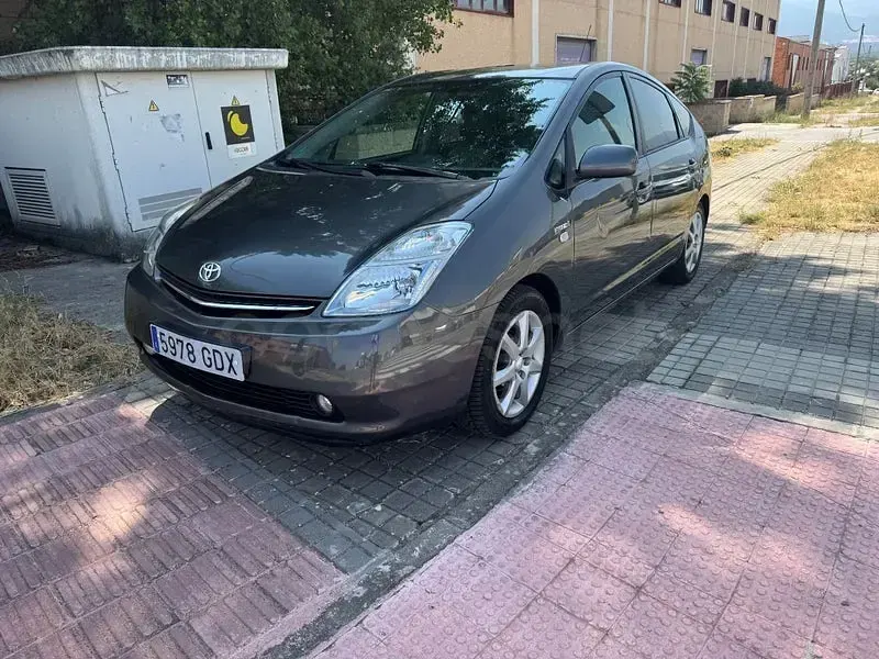 Usado Toyota Prius Sol 112 CV (82 kW) 2008 Gris / plata Utilitario