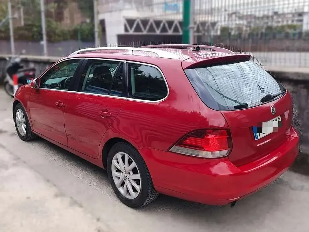 Usado VW Golf VI Advance 105 CV (77 kW) 2010 Rojo Utilitario