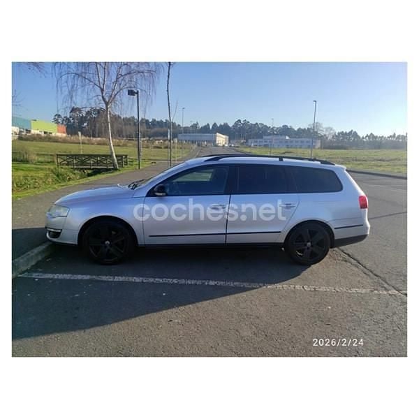 Usado VW Passat Edition 140 CV (102 kW) 2010 Gris / plata Familiar