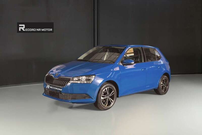 Usado Skoda Fabia Active 75 CV (55 kW) 2019 Azul Utilitario