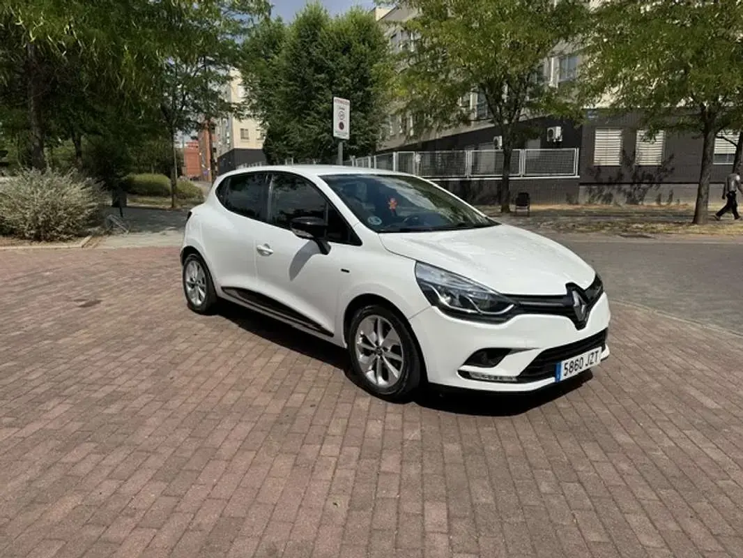 Usado Renault Clio Life 75 CV (55 kW) 2018 Gris Utilitario