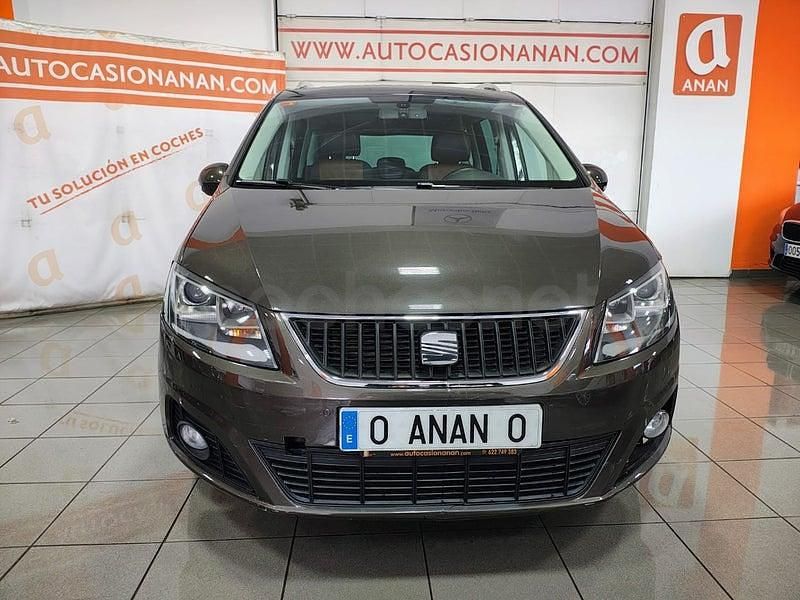 Usado Seat Alhambra 4Drive 140 CV (102 kW) 2015 Marrón Monovolumen