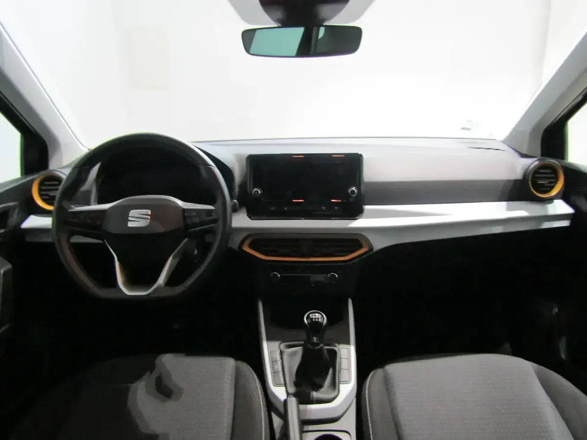 Usado Seat Arona Style 115 CV (84 kW) 2025 Gris SUV