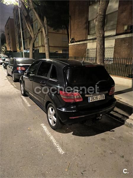 Usado Mercedes B180 109 CV (80 kW) 2007 Negro Monovolumen