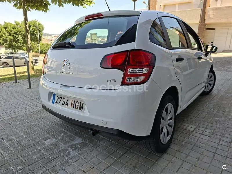Usado Citroën C3 Attraction 60 CV (44 kW) 2011 Blanco Berlina