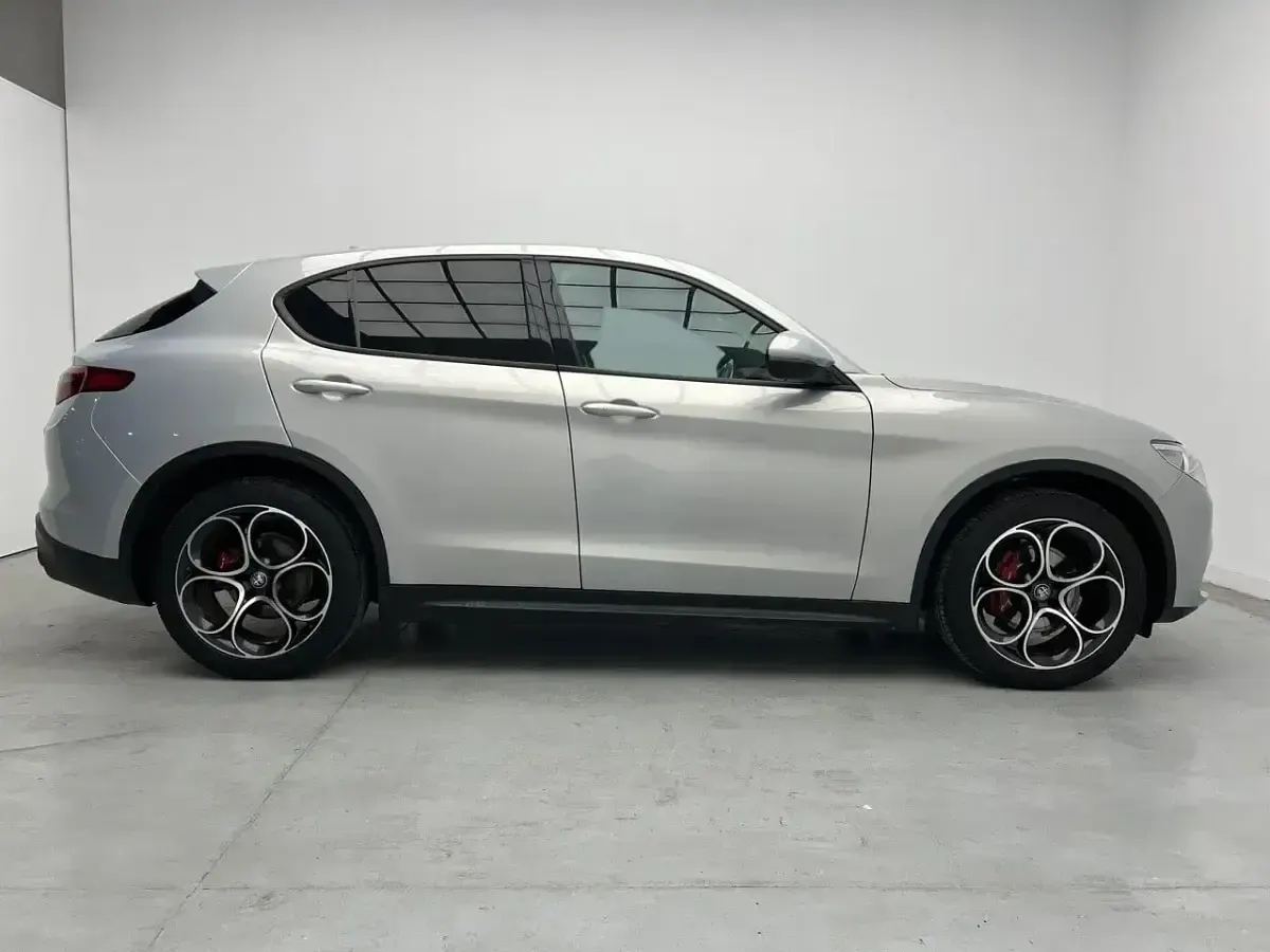 Usado Alfa Romeo Stelvio Sprint 190 CV (139 kW) 2022 Otro SUV