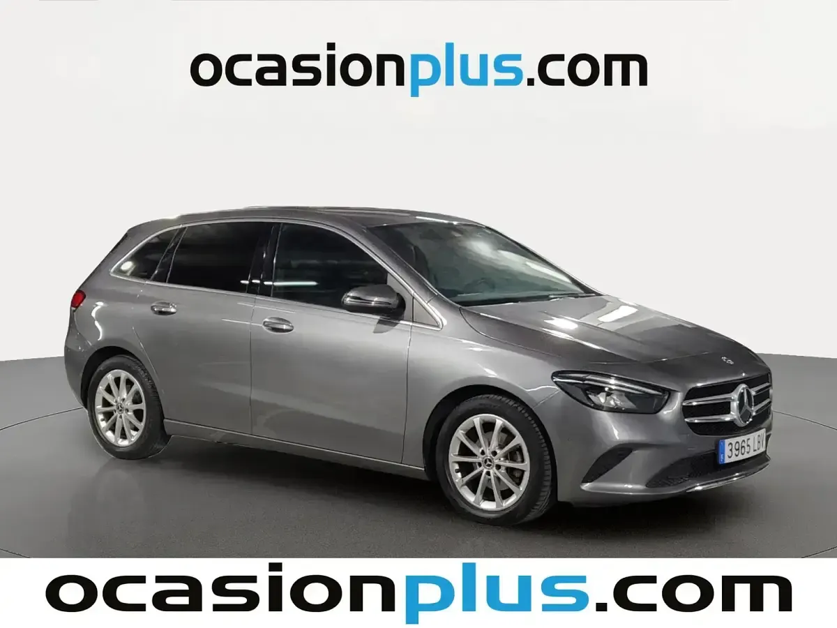 Usado Mercedes B180 136 CV (100 kW) 2019 Gris / plata Monovolumen