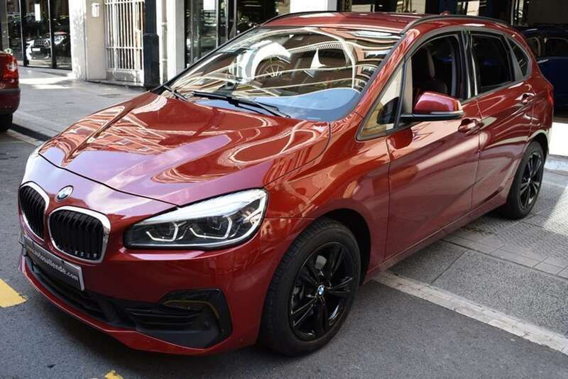 Burdeos Usado 2019 BMW 220 Active Tourer Comfort Edition Monovolumen | 24.998 € - Imagen 1/4