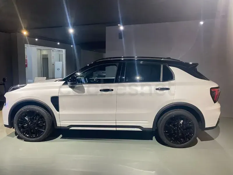 Nuevo Lynk & Co 01 276 CV (202 kW) 2026 Blanco SUV
