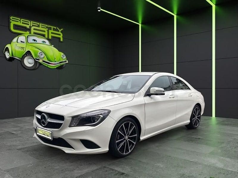 Usado Mercedes CLA200 136 CV (100 kW) 2013 Blanco Berlina