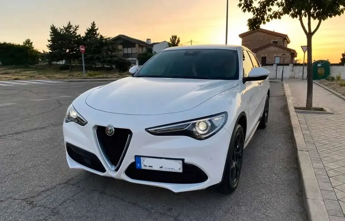 Usado Alfa Romeo Stelvio Super 159 CV (116 kW) 2019 Blanco SUV