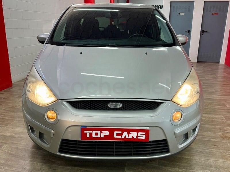 Begagnad Ford S-MAX Trend 140 HK (102 kW) 2007 Grå Minibuss