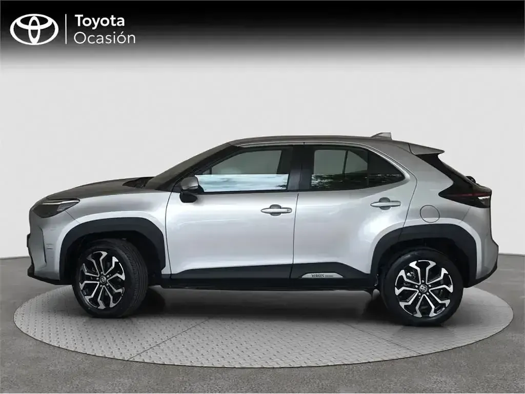 Usado Toyota Yaris Cross Active 116 CV (85 kW) 2022 Gris SUV