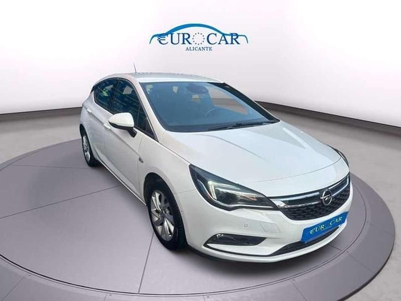 Usado Opel Astra Excellence 125 CV (91 kW) 2017 Blanco Berlina