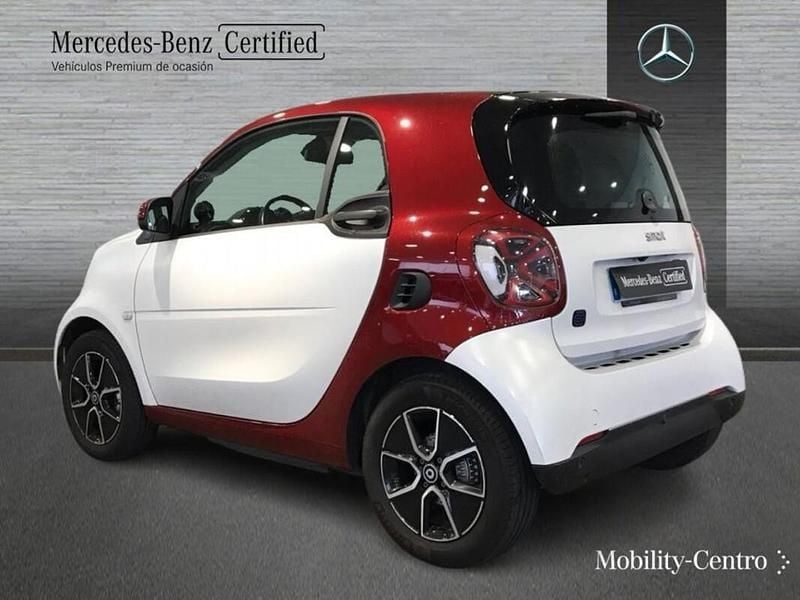 Usado Smart ForTwo Electric Drive Passion 60 kW (82 CV) 2022 Tridion safety cell in carmine red Coupe