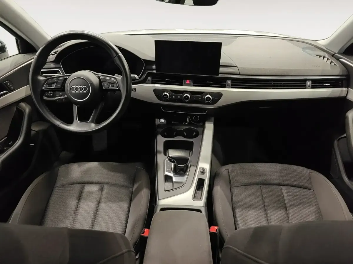 Usado Audi A4 Advanced Plus 163 CV (119 kW) 2021 Blanco Berlina