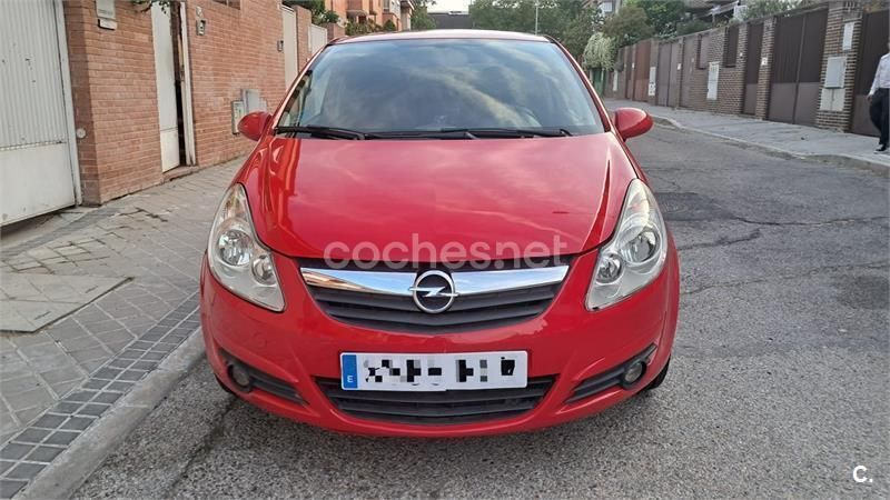 Rojo Usado 2007 Opel Corsa Enjoy Berlina | 3200 € (Buen precio) - Imagen 1/4