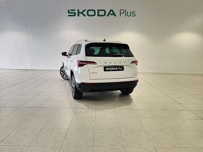 Usado Skoda Karoq 150 CV (110 kW) 2025 Blanco SUV