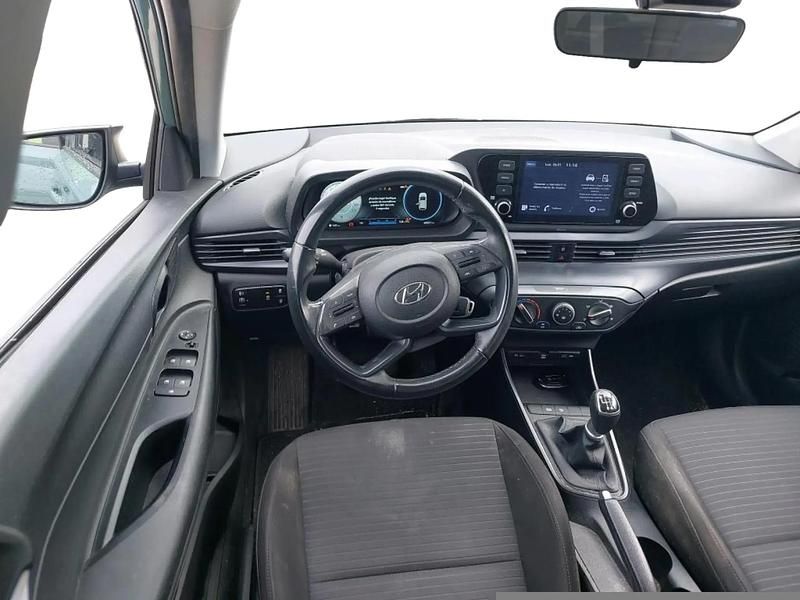 Usado Hyundai i20 100 CV (73 kW) 2022 Verde Utilitario