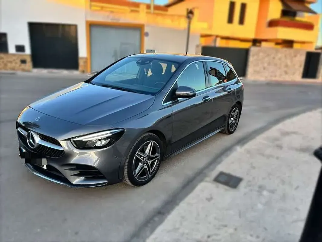 Usado Mercedes B250 160 CV (117 kW) 2020 Gris Utilitario