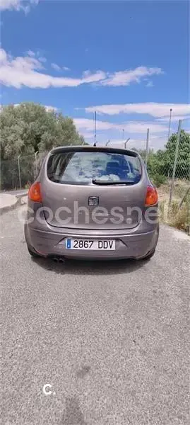 Usado Seat Altea 105 CV (77 kW) 2005 Gris / plata Monovolumen