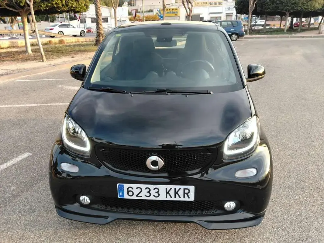 Usado Smart ForTwo Cabrio 90 CV (66 kW) 2018 Negro Descapotable