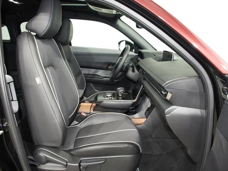 Usado Mazda MX30 Edition 170 CV (125 kW) 2023 Maroon rouge 2tone SUV